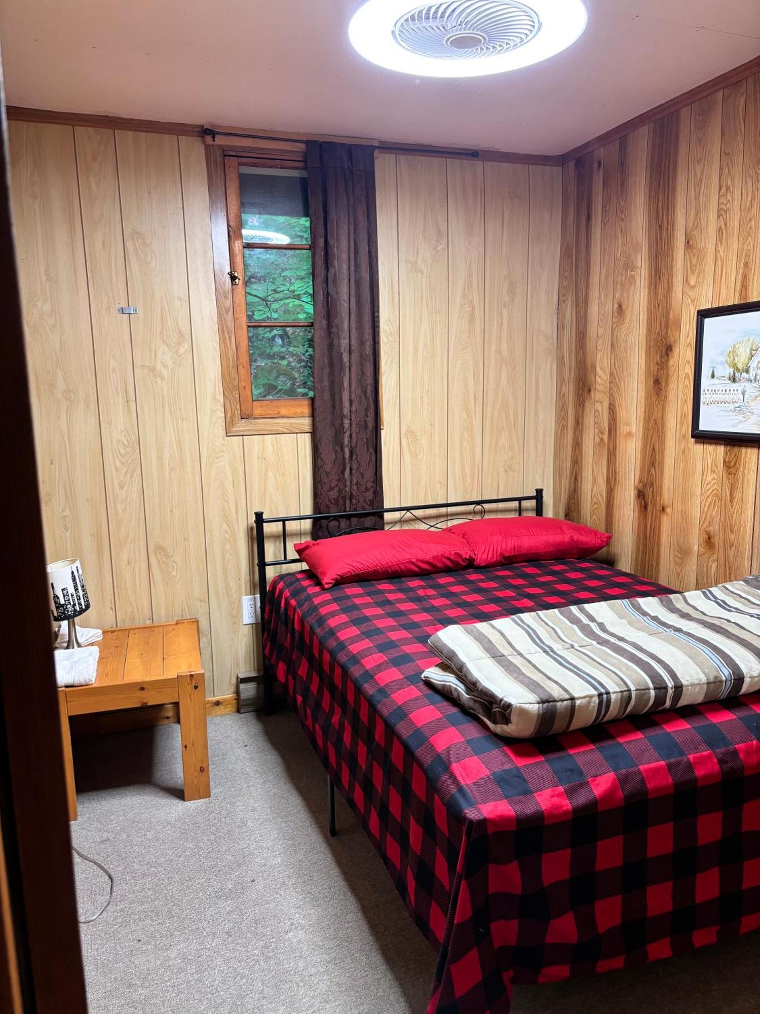 Lakefront Hideaway Resort Kawartha Lakes Cameră foto